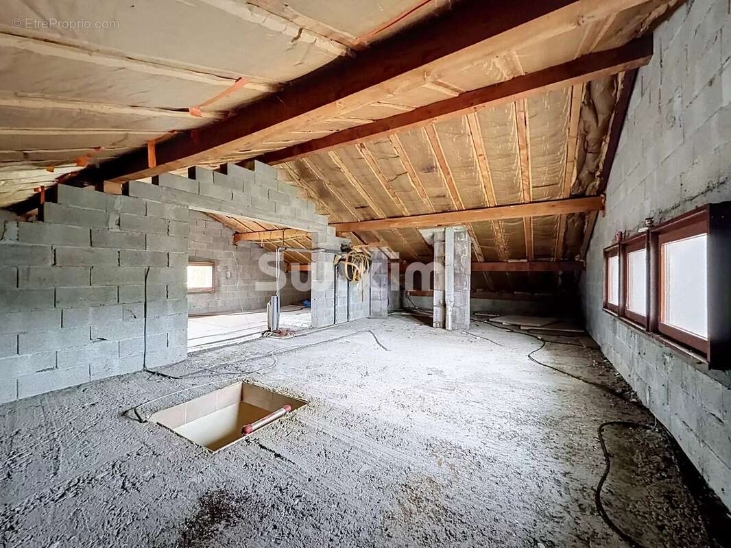 Maison à rénover avec grand terrain de 882 m² et combles aménageables – Arthaz-Pont-Notre-Dame - photo 7