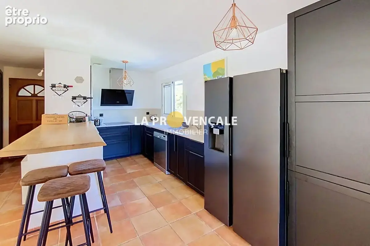 Maison 6 pièces 144 m² à vendre à Greasque (13850) - photo 6