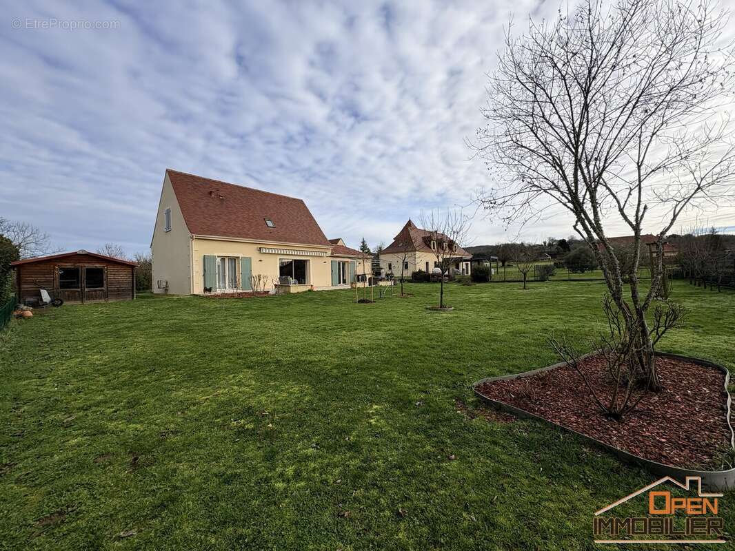 Maison à SAINT-JULIEN-DE-LAMPON