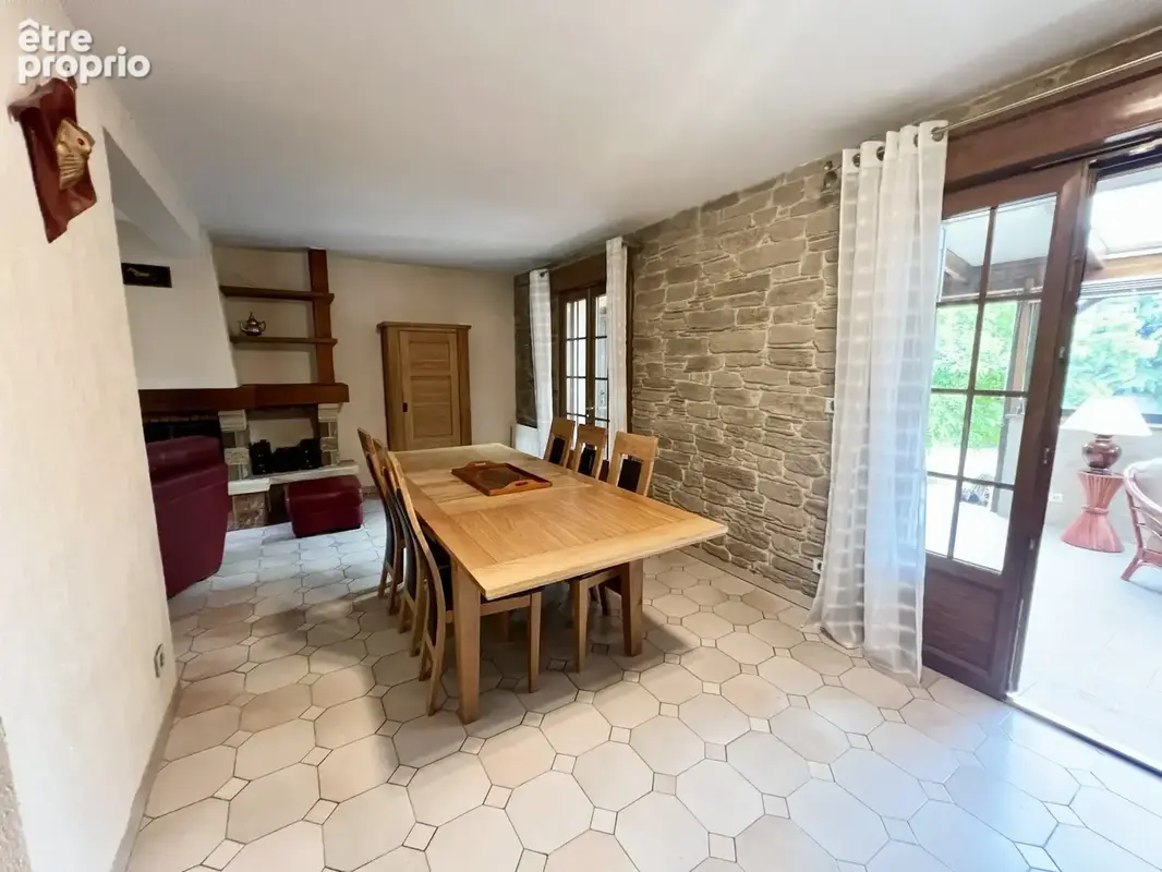Maison 140 m² à Conde-Sainte-Libiaire  - photo 6
