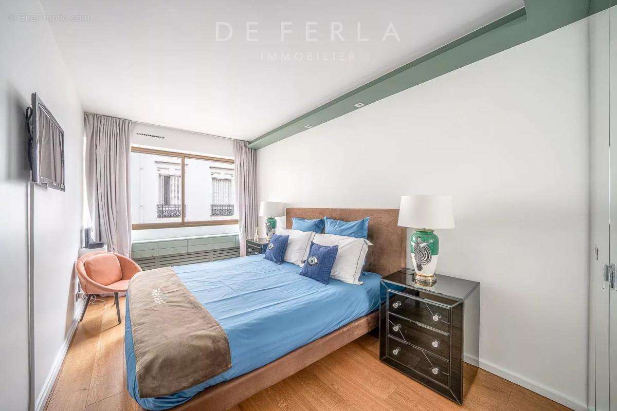 Appartement à PARIS-7E