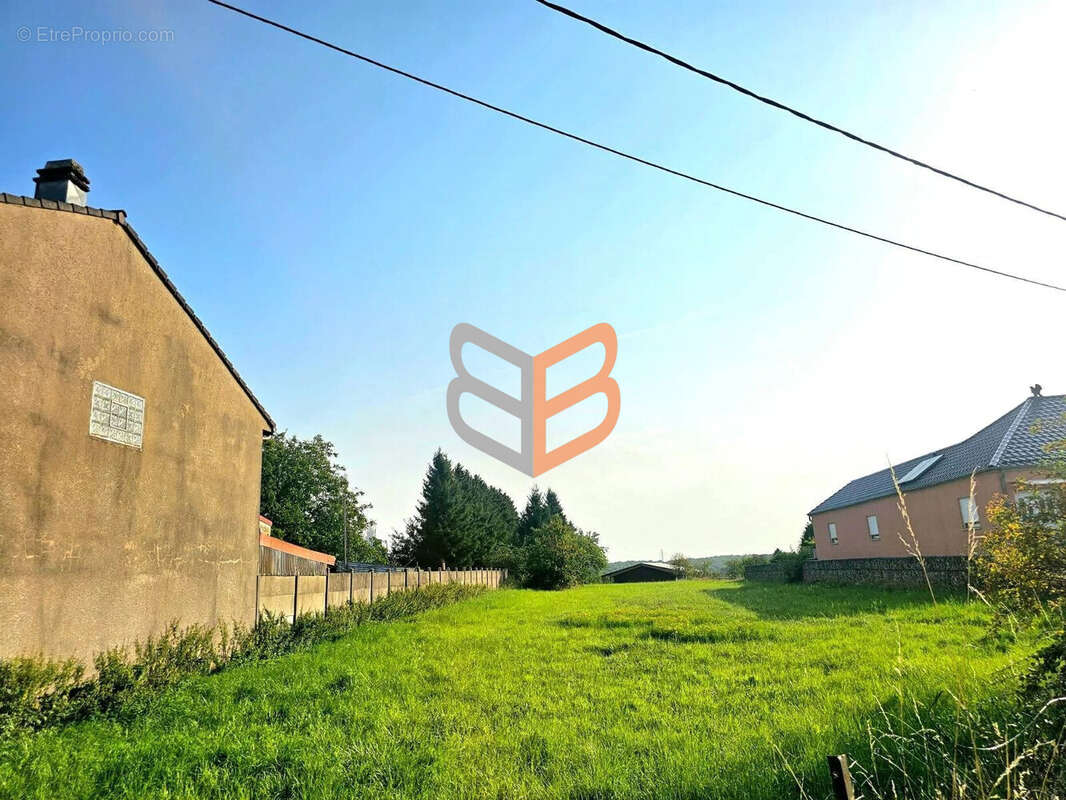 Terrain à HUSSIGNY-GODBRANGE