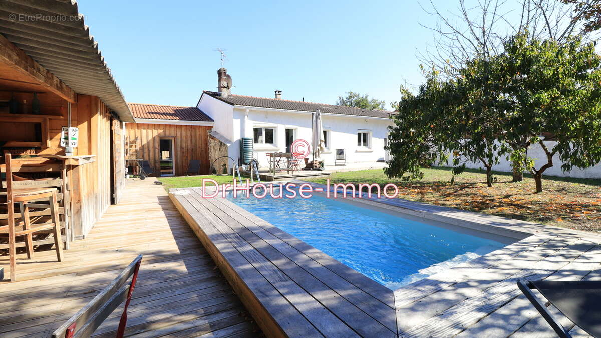 Maison à BLANQUEFORT