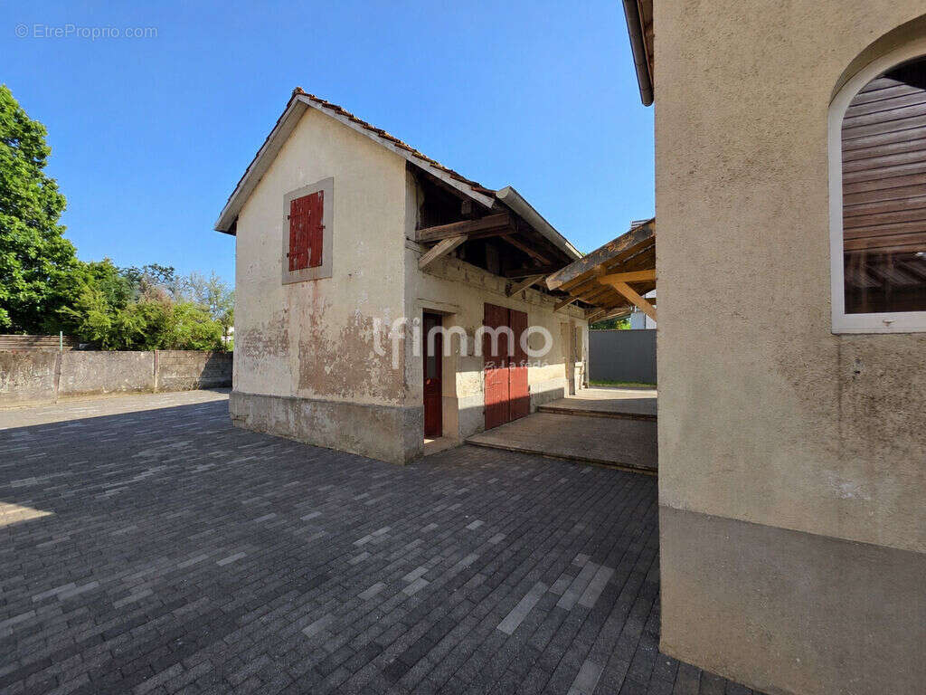 Appartement rénové sans travaux avec jardin et annexe - photo 7