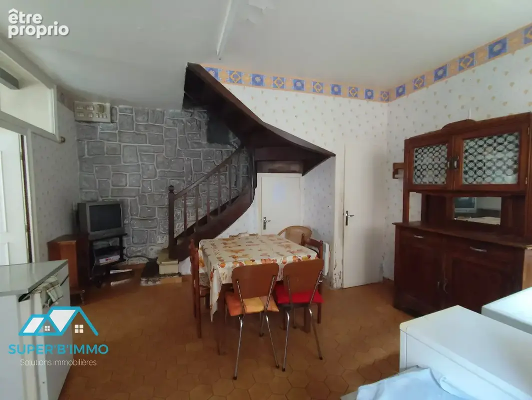 maison de village a rénover - photo 2