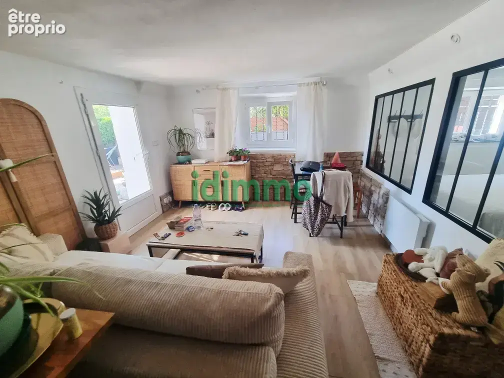 Le Muy joli F2 en rez de jardin terrasse 70m place de parking 133000€ crn2413 - photo 5