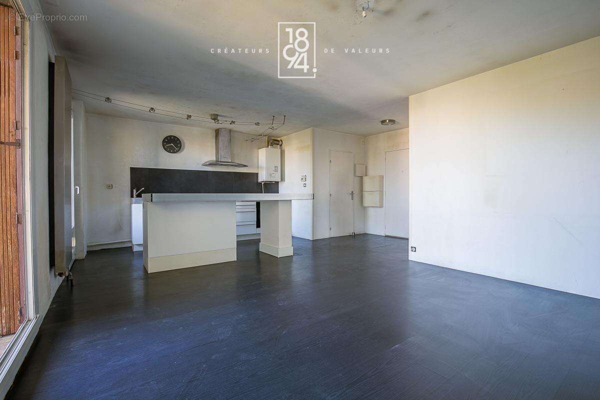 Appartement à MARSEILLE-9E