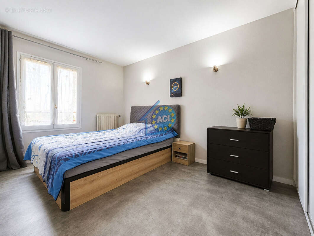 Appartement 76 m² - Mantes La Jolie - type F4 - Garage - cave - photo 4