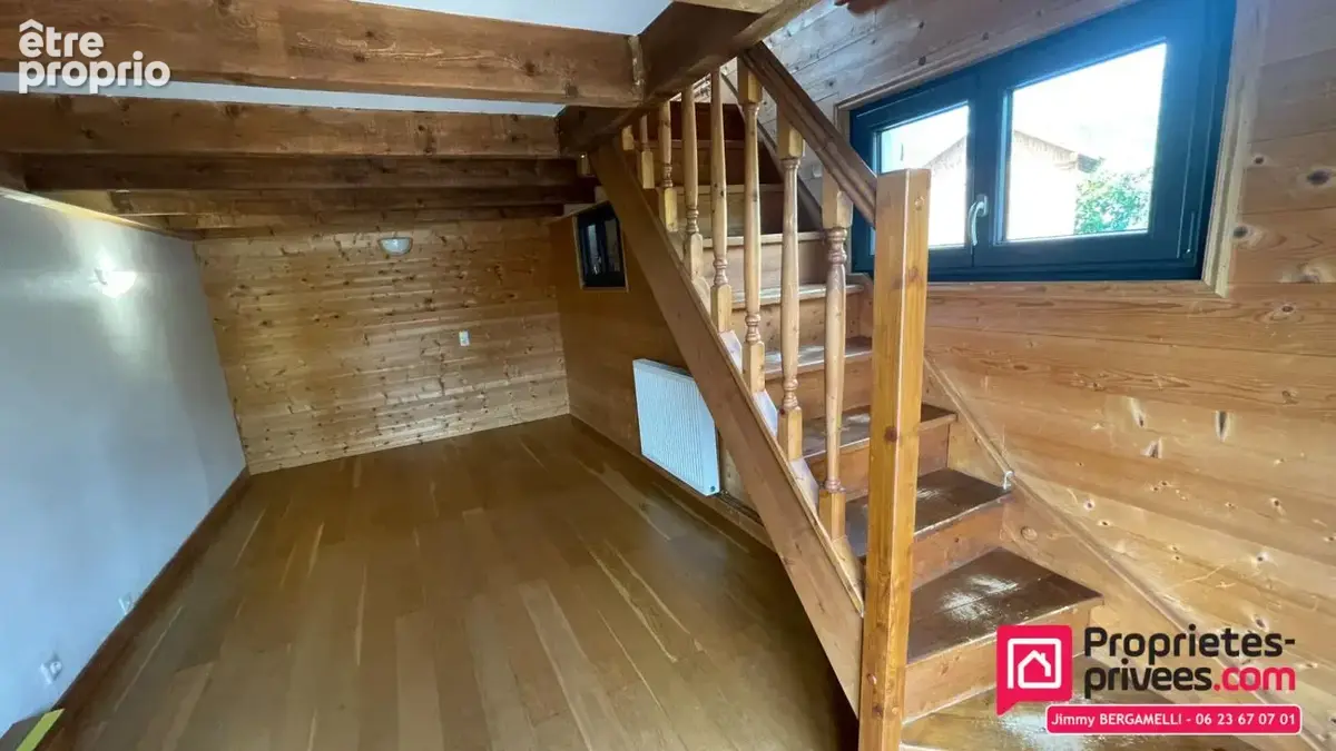 PASSY  Maison de plus de 210 m² au sol Deux logements indépendants et potentiel locatif - photo 11