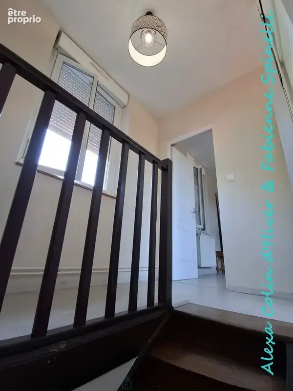 Maison rénovée offrant vie de plain pieds et bel extérieur à BELLEU - photo 7