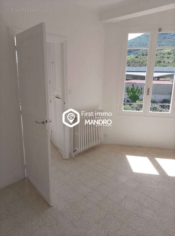 Maison 181 m² à Maury  - photo 9