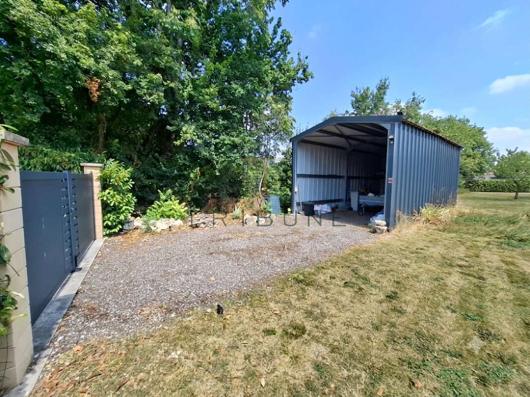 Maison T4 avec sous sol, jardin et garage à camping car - photo 19