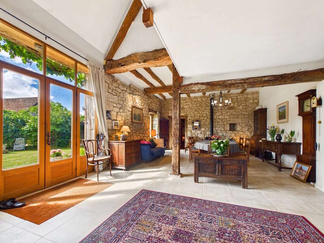 Magnifique grange rénovée avec vue panoramique sur la campagne - photo 3