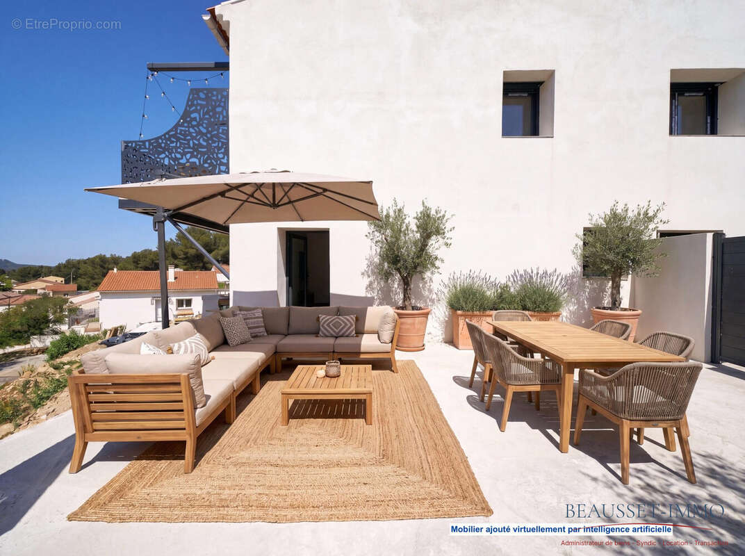 Terrasse Mobilier ajouté virtuellement par intelligence artificielle - Appartement à LA CADIERE-D'AZUR