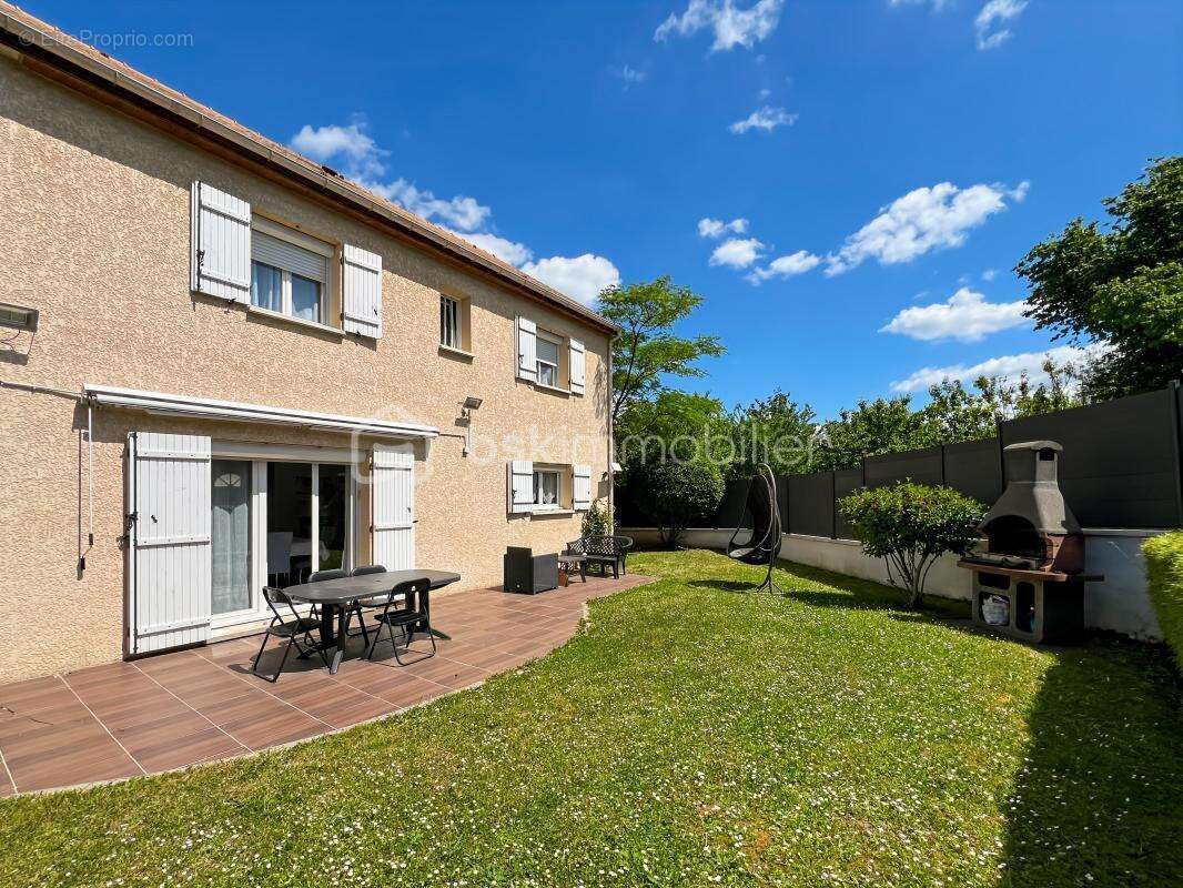 Maison à LIMEIL-BREVANNES