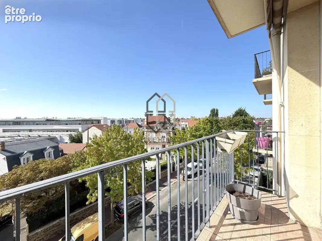 Vite : une visite pour ce beaux 3 pièces avec 2 balcons - photo 3