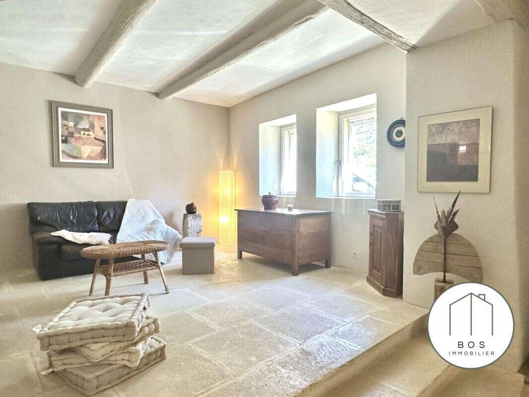 Maison à OPPEDE