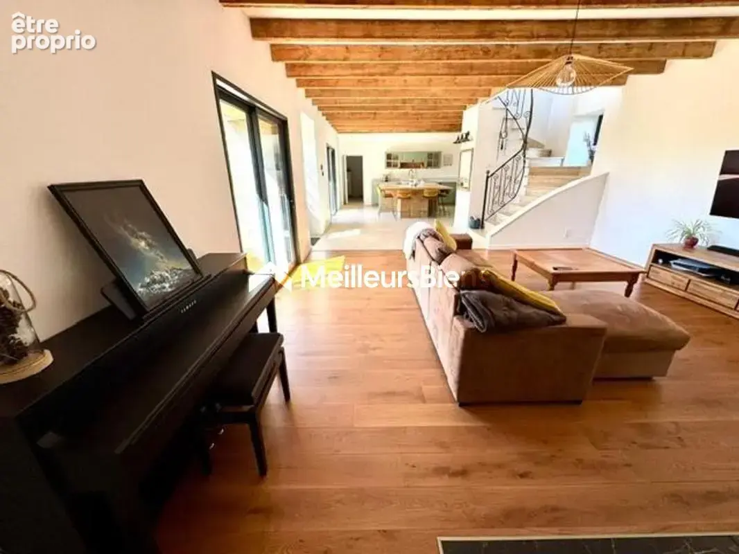 Maison en pierres 149 m² - rénovation de qualité - photo 3