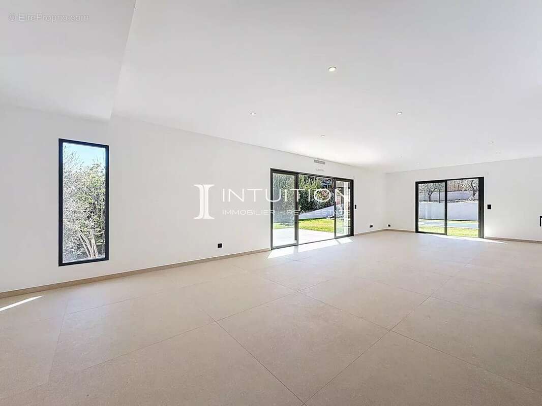 Maison à MOUGINS