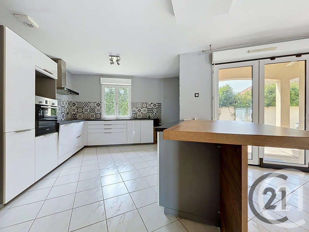 Maison 126 m² à Piney  - photo 6