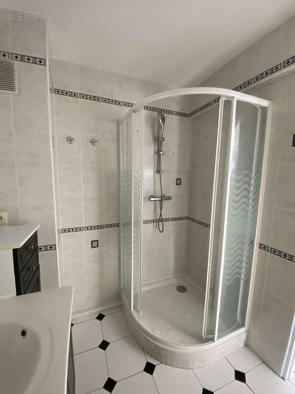 Appartement T2 place du foirail Tarbes - photo 7