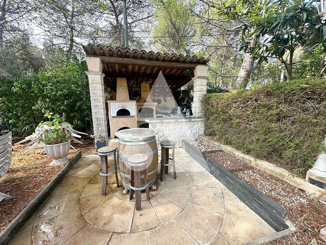 Maison à LA TOUR-D&#039;AIGUES