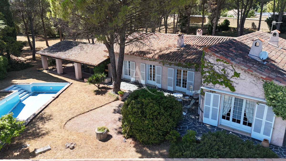 Maison à VILLEMOUSTAUSSOU