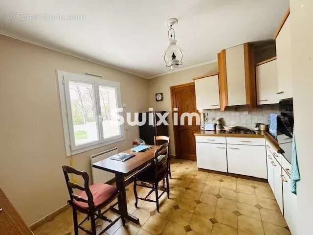 Jolie maison sur terrain dans un bourg prisé - photo 3
