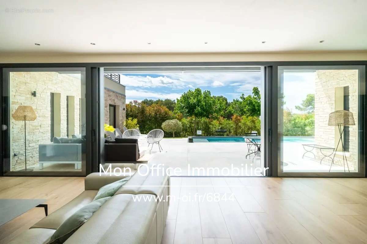 Référence : 6844-AUS - Maison contemporaine 201m² avec piscine - Ventabren - photo 7