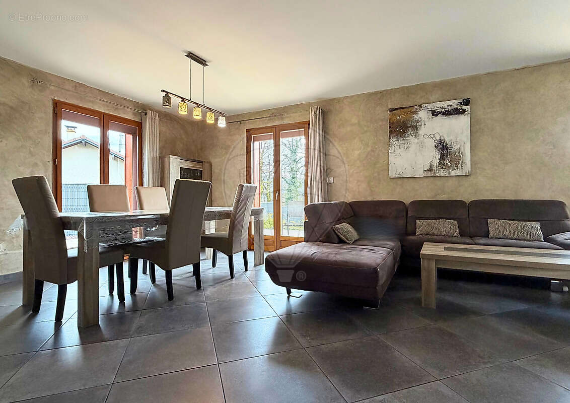 Maison à VIUZ-EN-SALLAZ