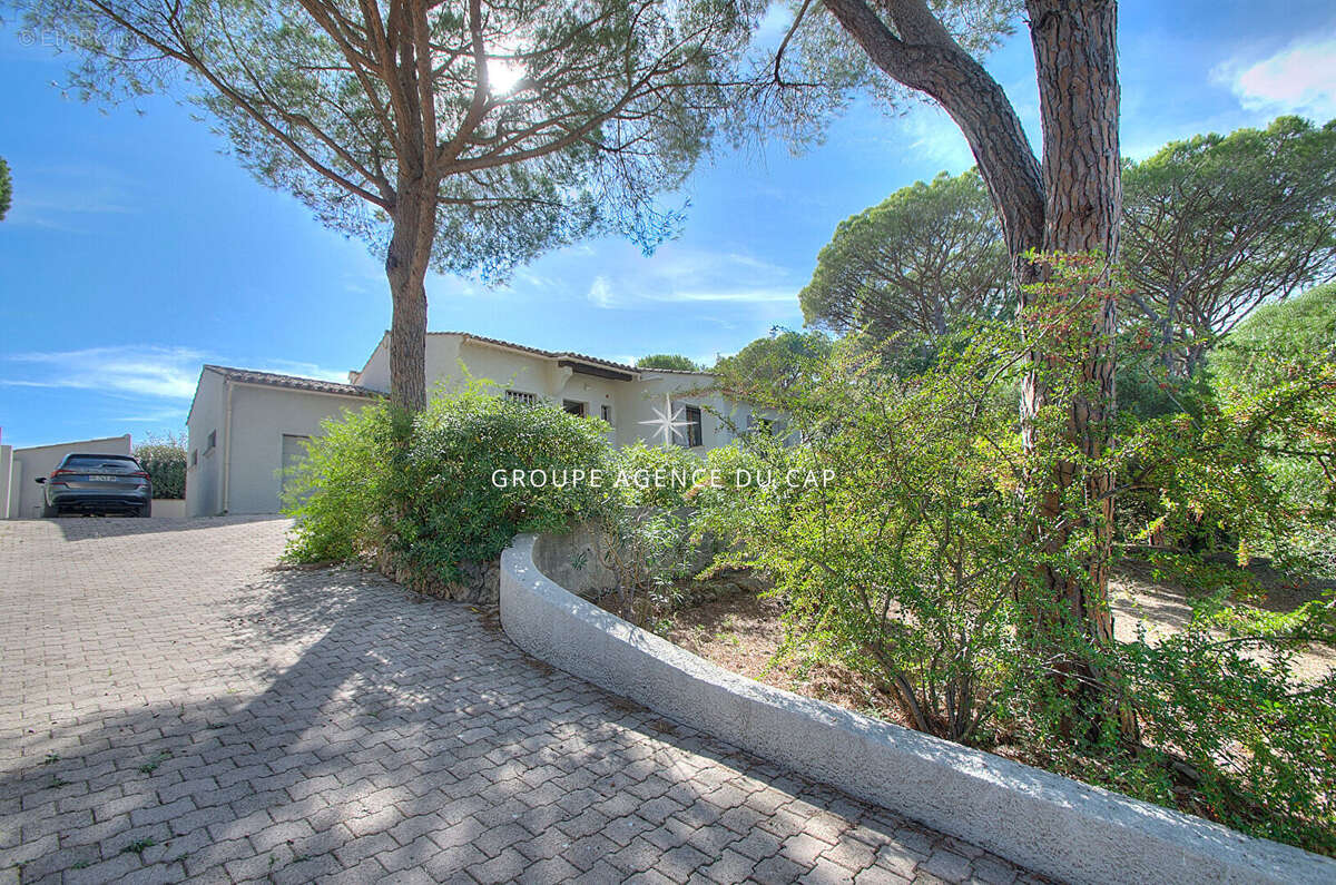 Maison à PUGET-SUR-ARGENS