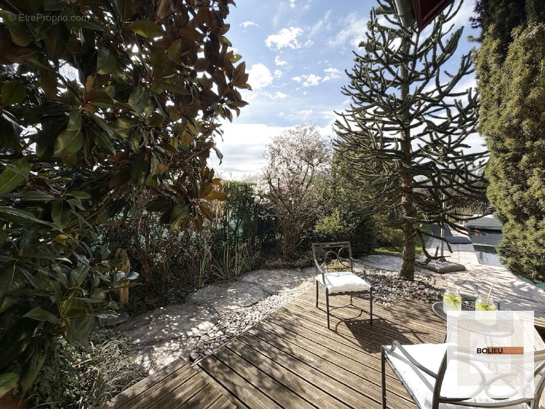 Maison à CRANVES-SALES