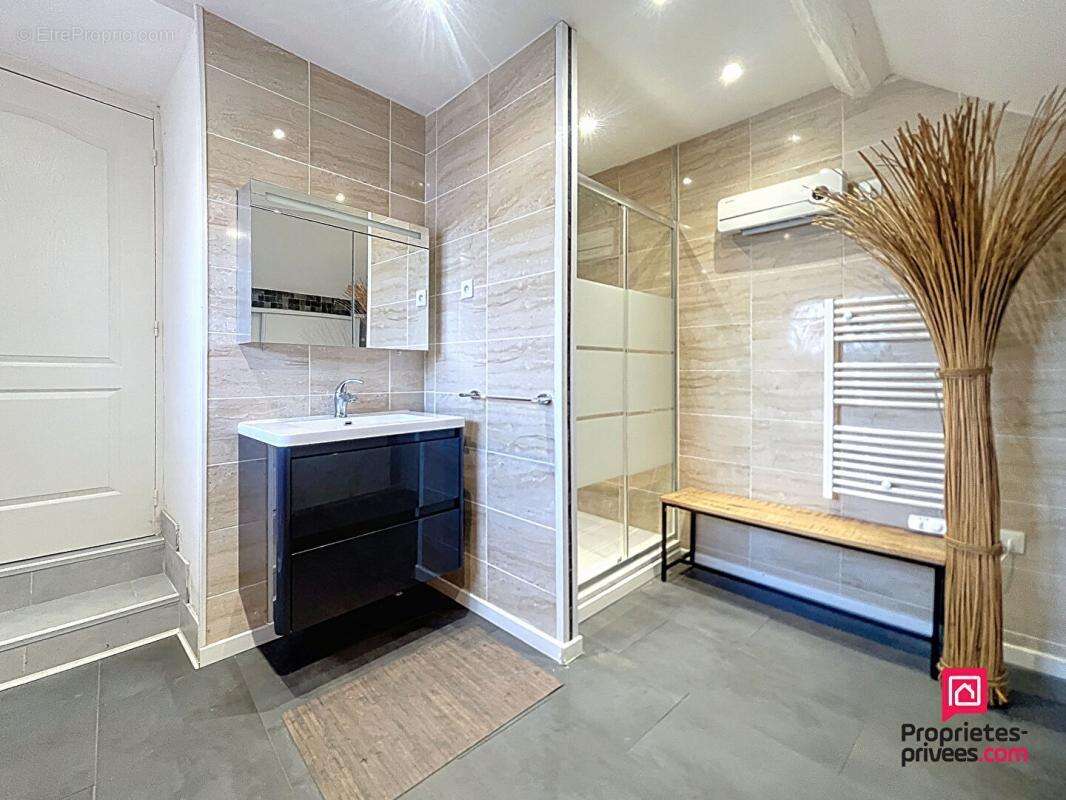 Maison à LE MELE-SUR-SARTHE