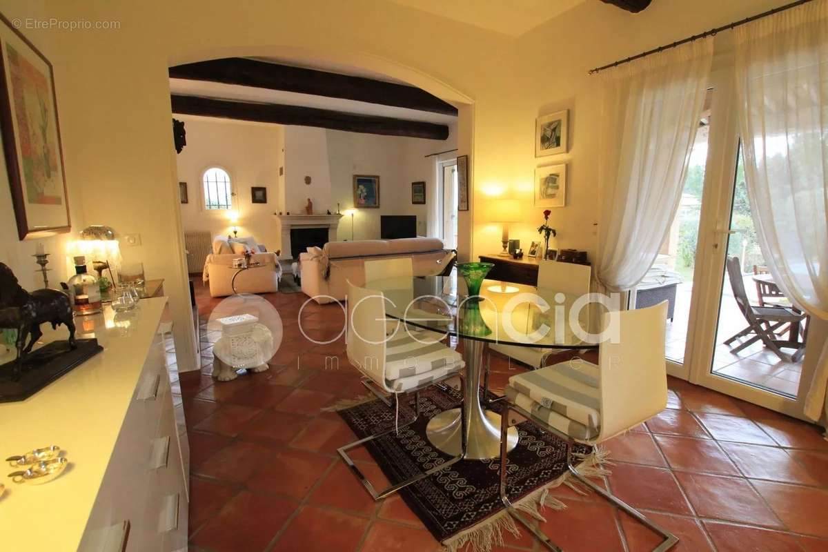 Maison à PEYMEINADE