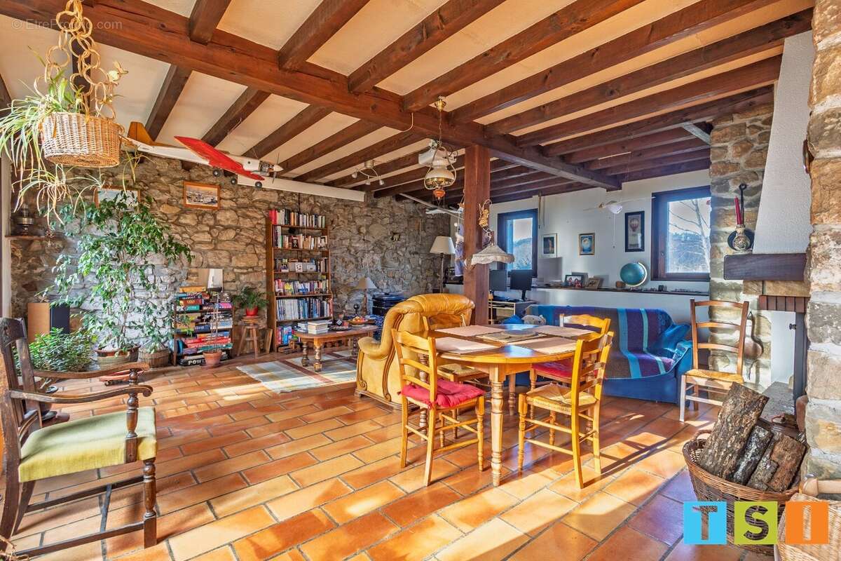 MONTEGUT-PLANTAUREL  Maison avec vue panoramique, authenticité et potentiel - photo 4