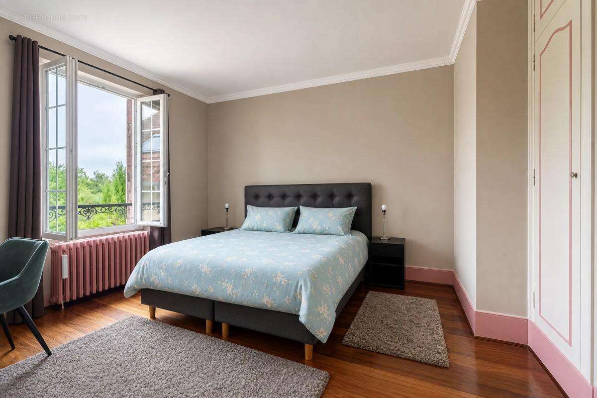 Belle maison individuelle de 250 m² sur terrain piscinable à découvrir ! - photo 13
