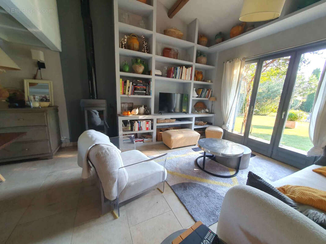 Maison à SAINT-QUENTIN-LA-POTERIE