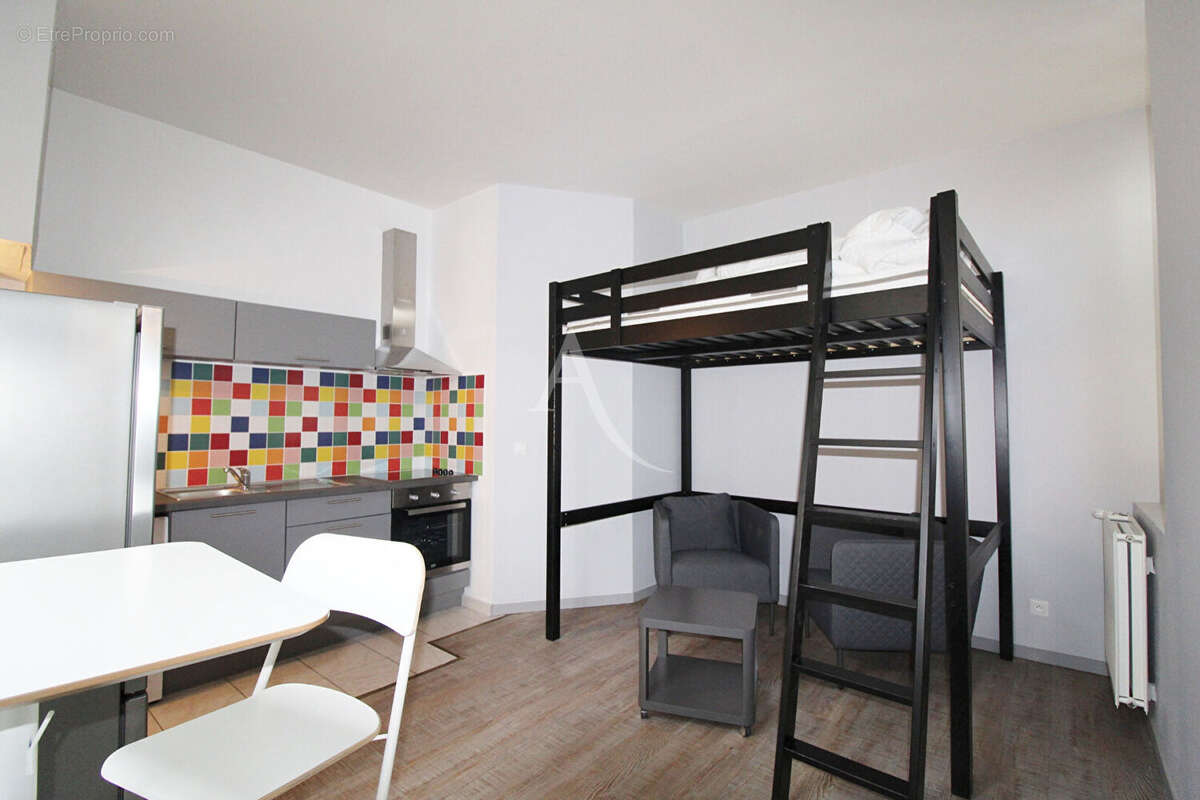 A VENDRE - DIJON CENTRE/PLACE BARBE - studio meublé et rénové de 25 m2 - photo 3