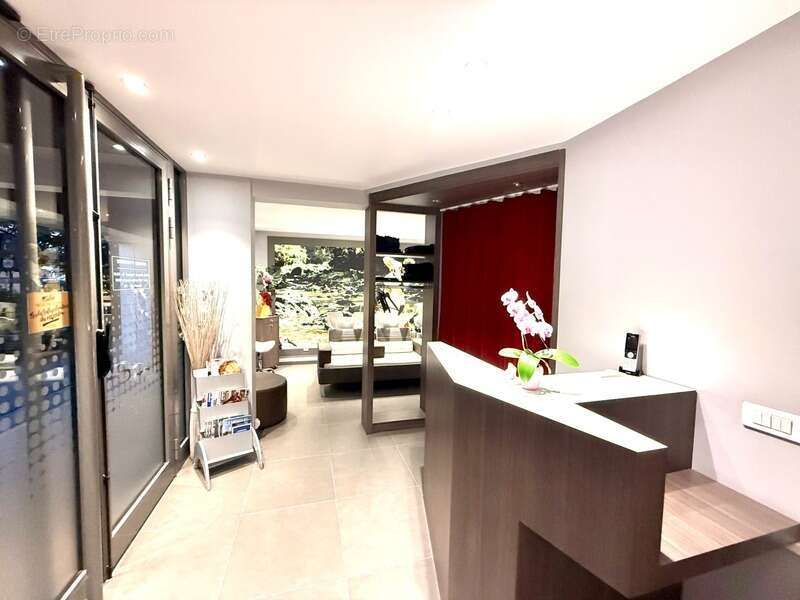 Commerce à LE CHESNAY