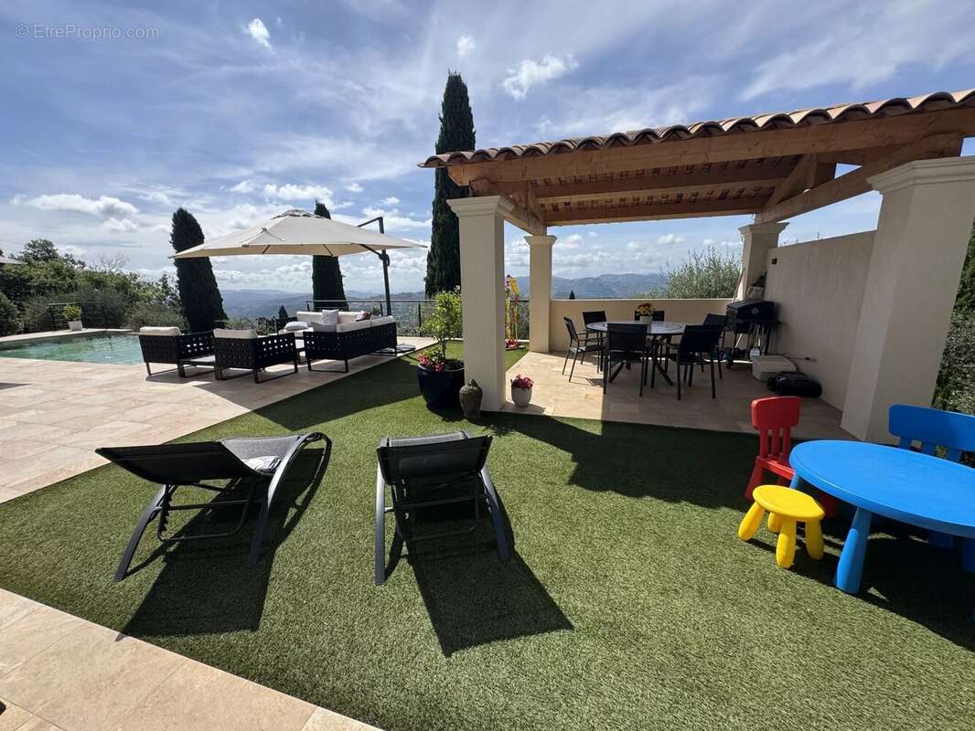 Appartement à SPERACEDES