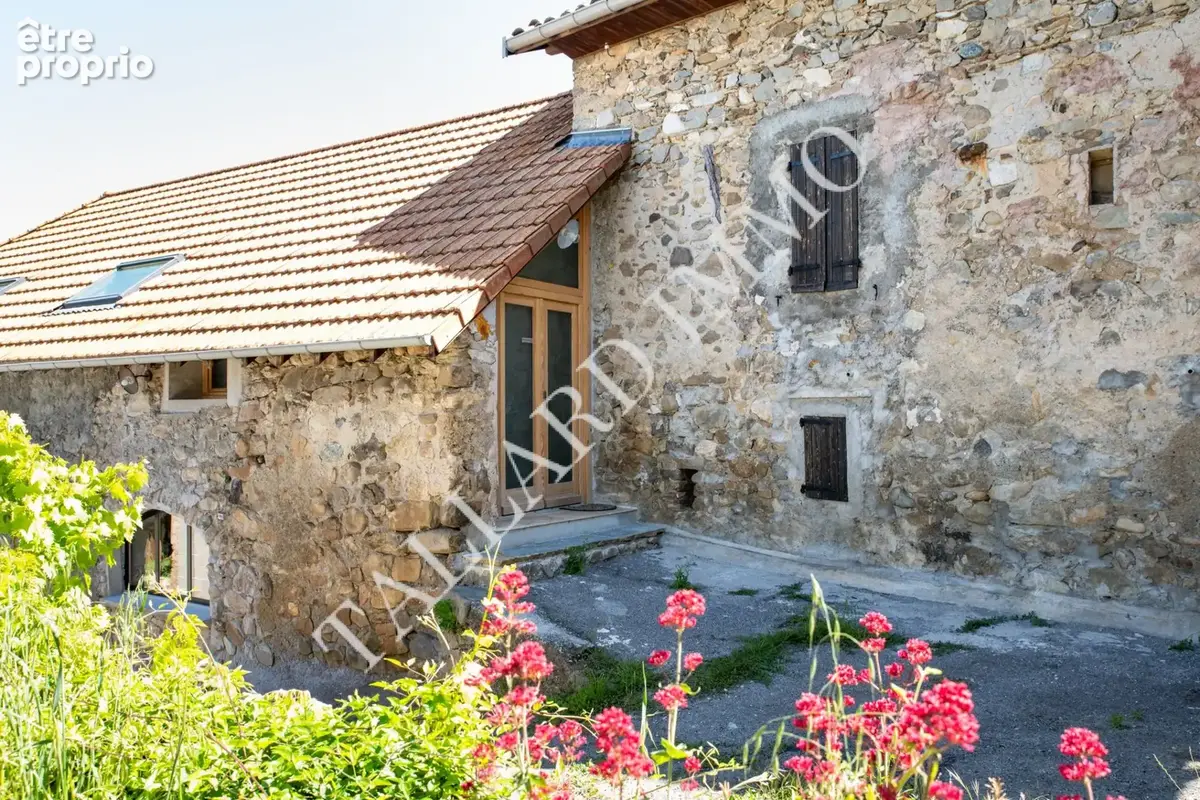 Photo Maison à Tallard au prix de 319 000€
