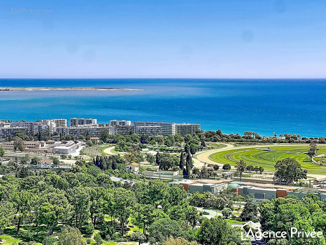 Vue solarium - Appartement à CAGNES-SUR-MER