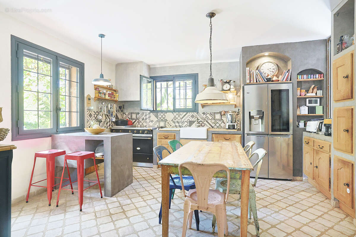 Maison à SOLLIES-PONT