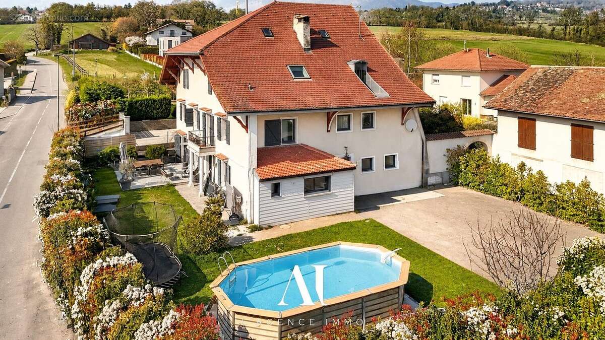 Maison à CESSY