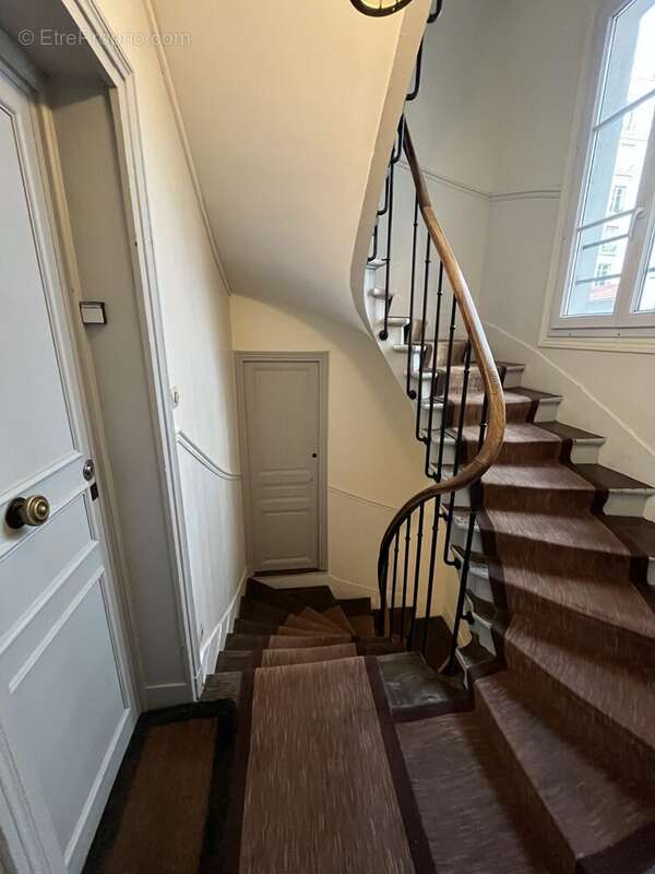 Appartement à PARIS-14E