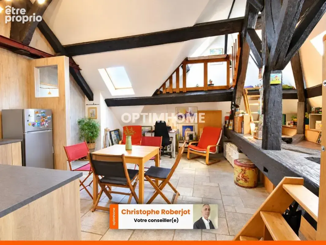 Appartement T3 atypique et avec beaucoup de charme au coeur de Buxy - photo 1