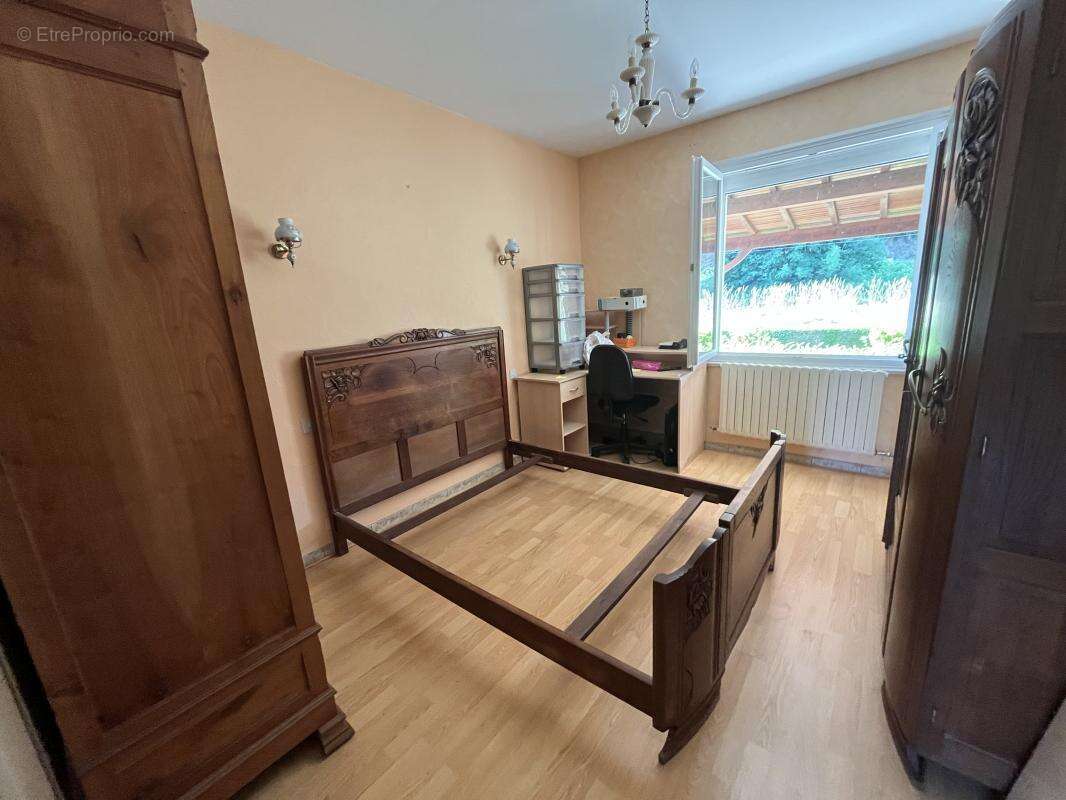 Maison 140 m² à Chabanais  - photo 7