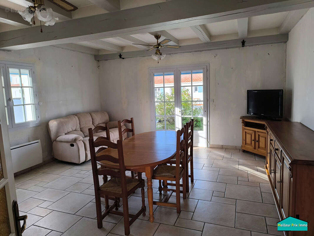 Maison 3 chambres proche des plages + Studio + T2  sur environ 500m2 - photo 4