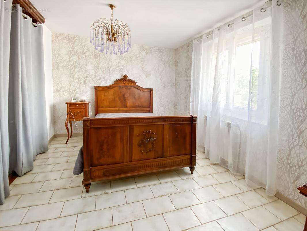 Maison à PEYRUIS