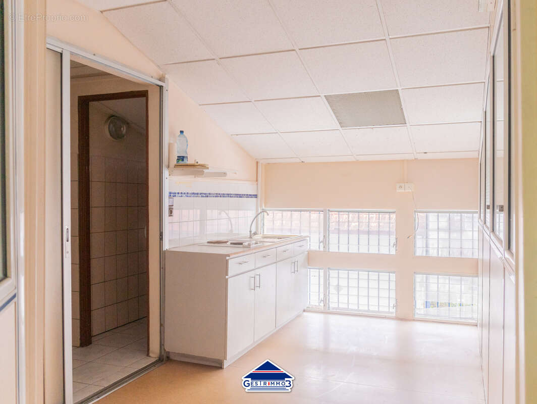 Commerce à FORT-DE-FRANCE